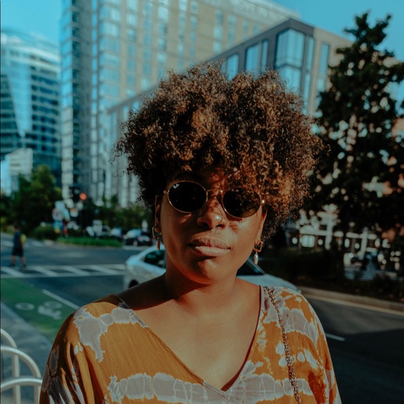 Meet your Posher, Shannon - Picture 1 of 1